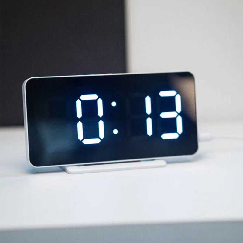 Plug-in Simple Digital Snooze Alarm Clock For Students' Bedside Bedroom