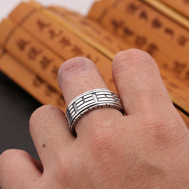 Bague Vintage Thaïlandaise en Argent Fait Main Tournant les Écritures pour Homme