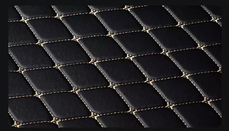 Tapis de pied universel en cuir matelassé brodé pleine couverture avec gouvernail droit