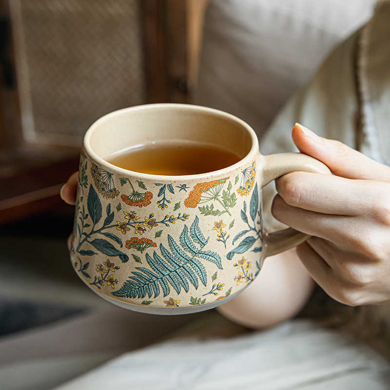 Tasse à café en céramique faite à la main