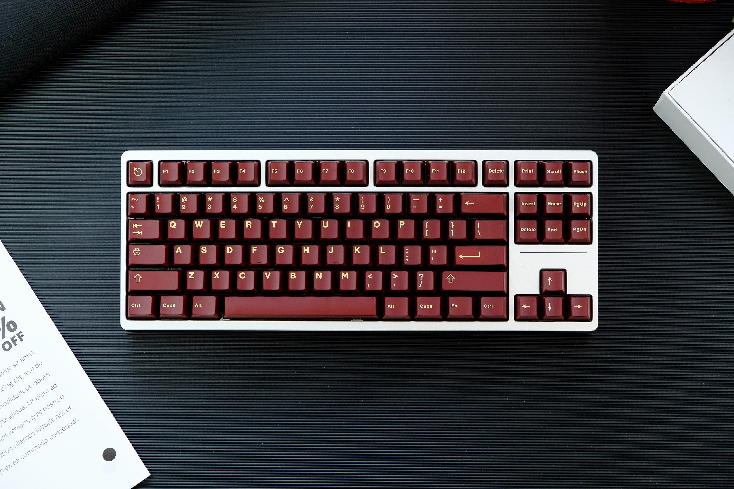 Clavier mécanique à touches noires et dorées