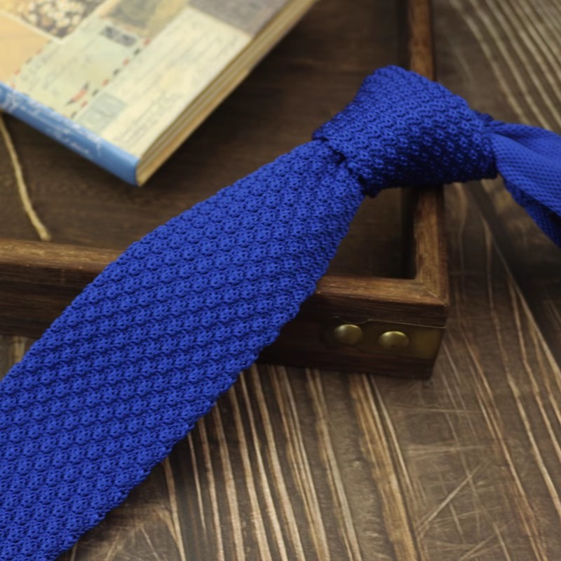 Cravate Tricotée Fine en Laine Style Universitaire pour Hommes et Femmes