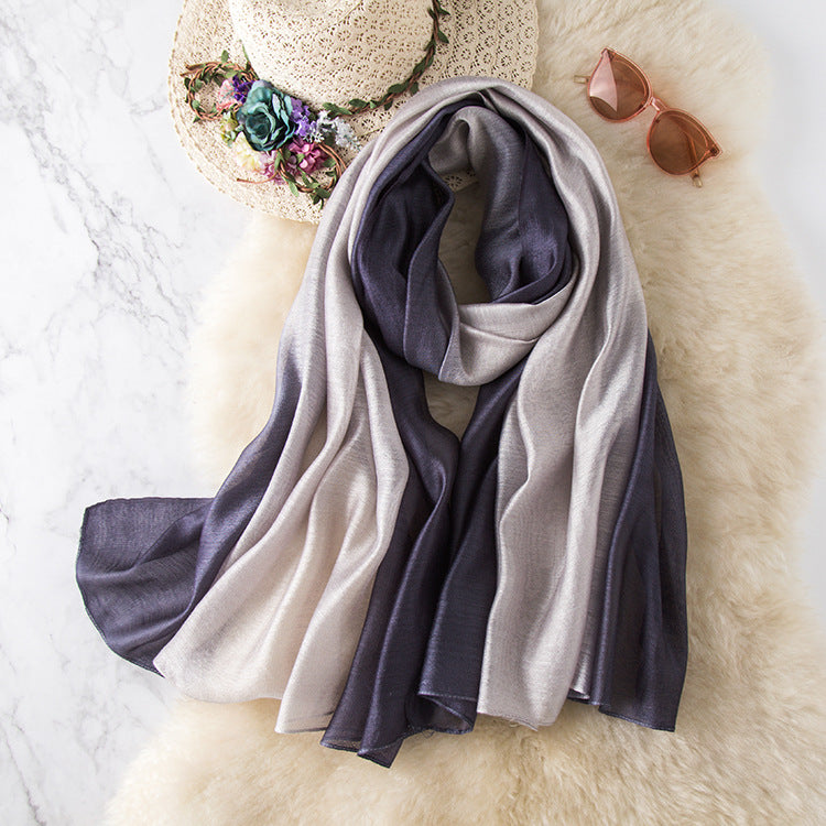 Version coréenne d'un foulard pour femme assorti aux couleurs