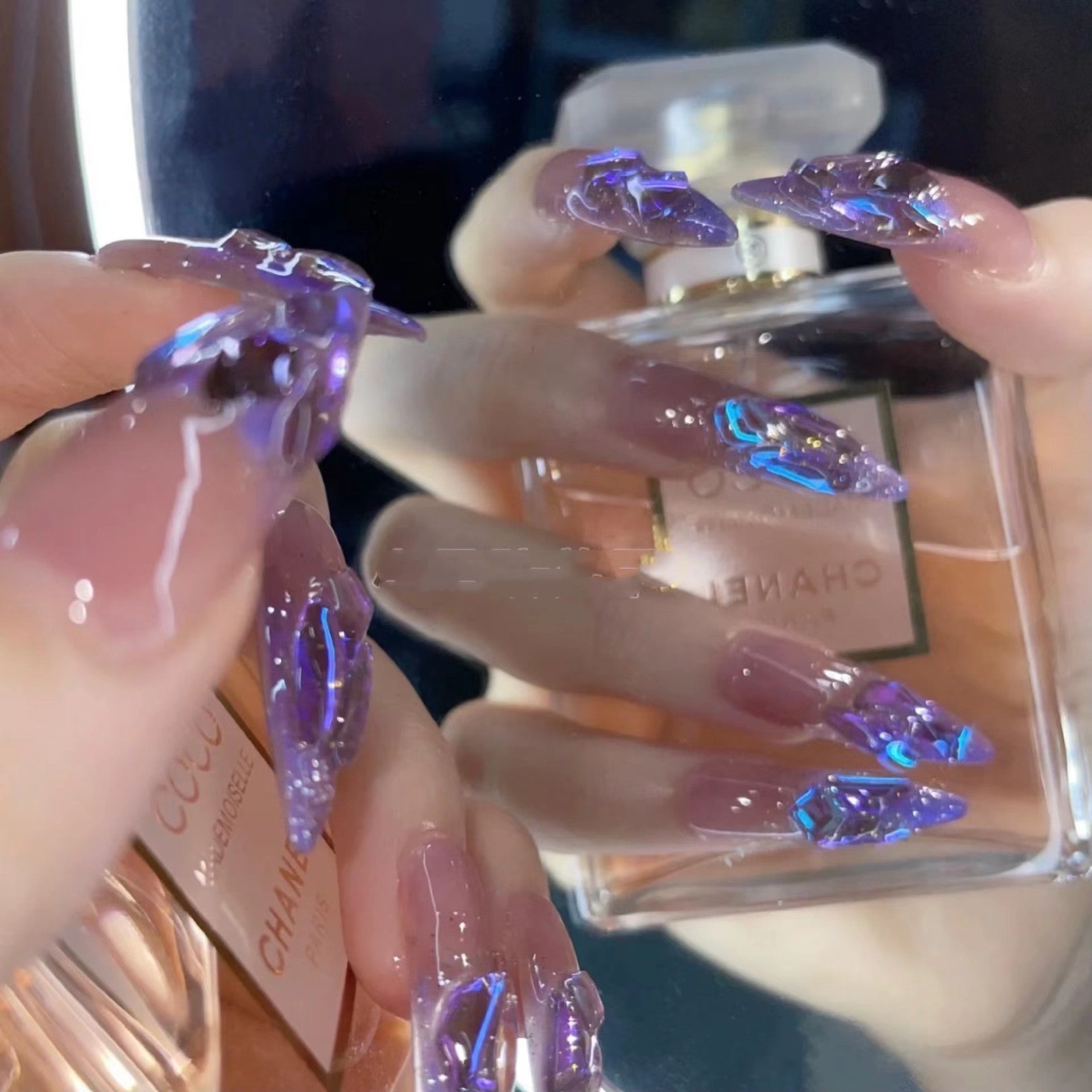 Produit fini de patch à ongles porté à la main