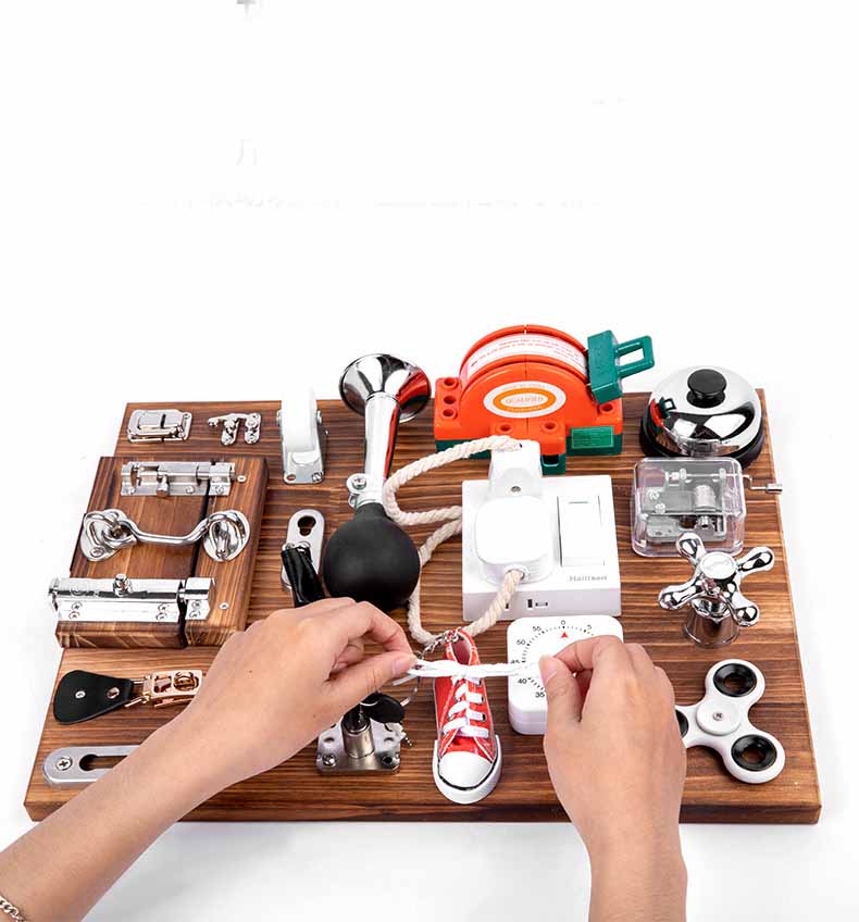 Jouets Montessori d'éveil pour bébés - Tableau d'activités