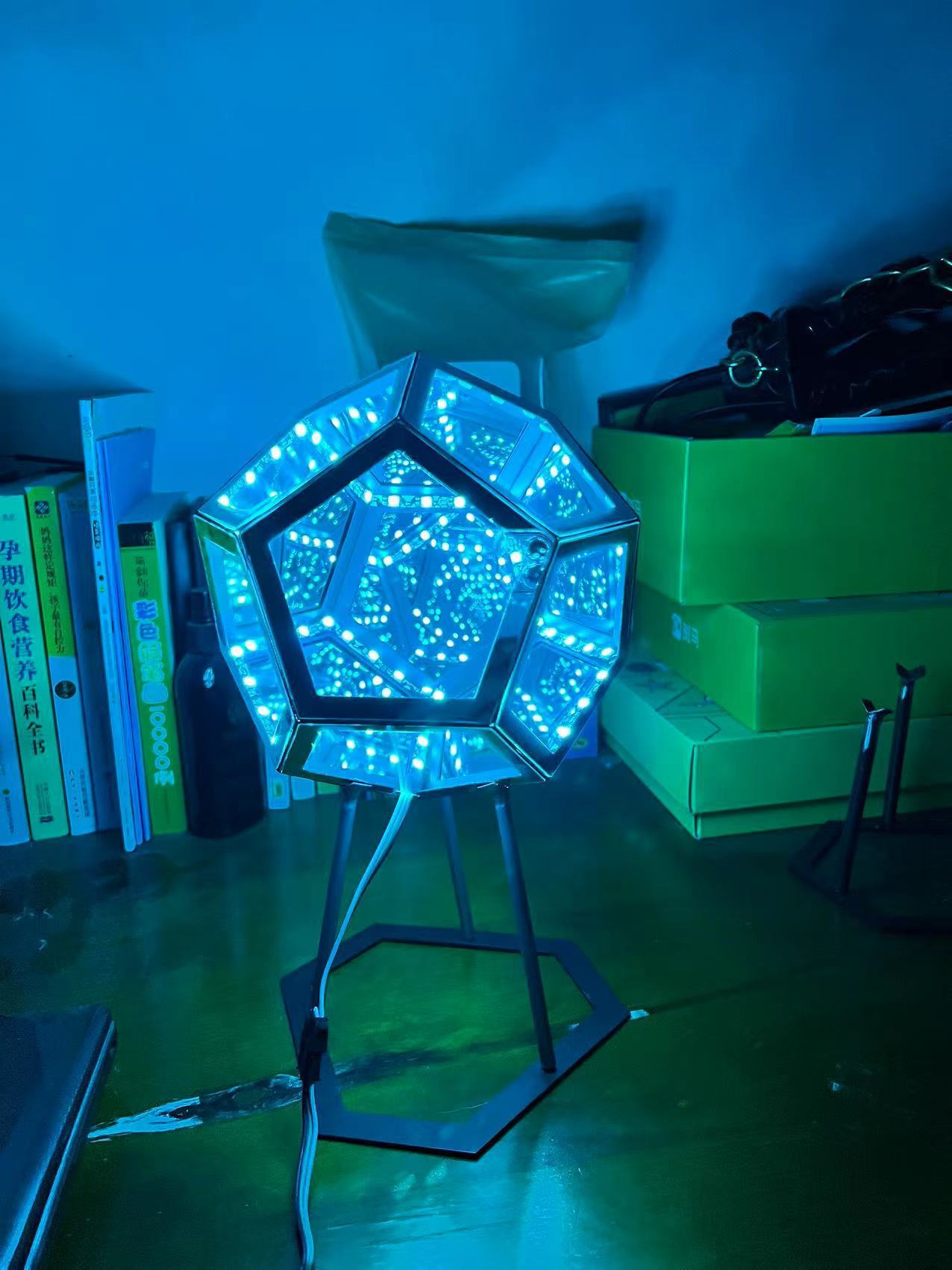 Lampe de nuit créative, cool et illimitée en forme de dodécaèdre, petite, couleur