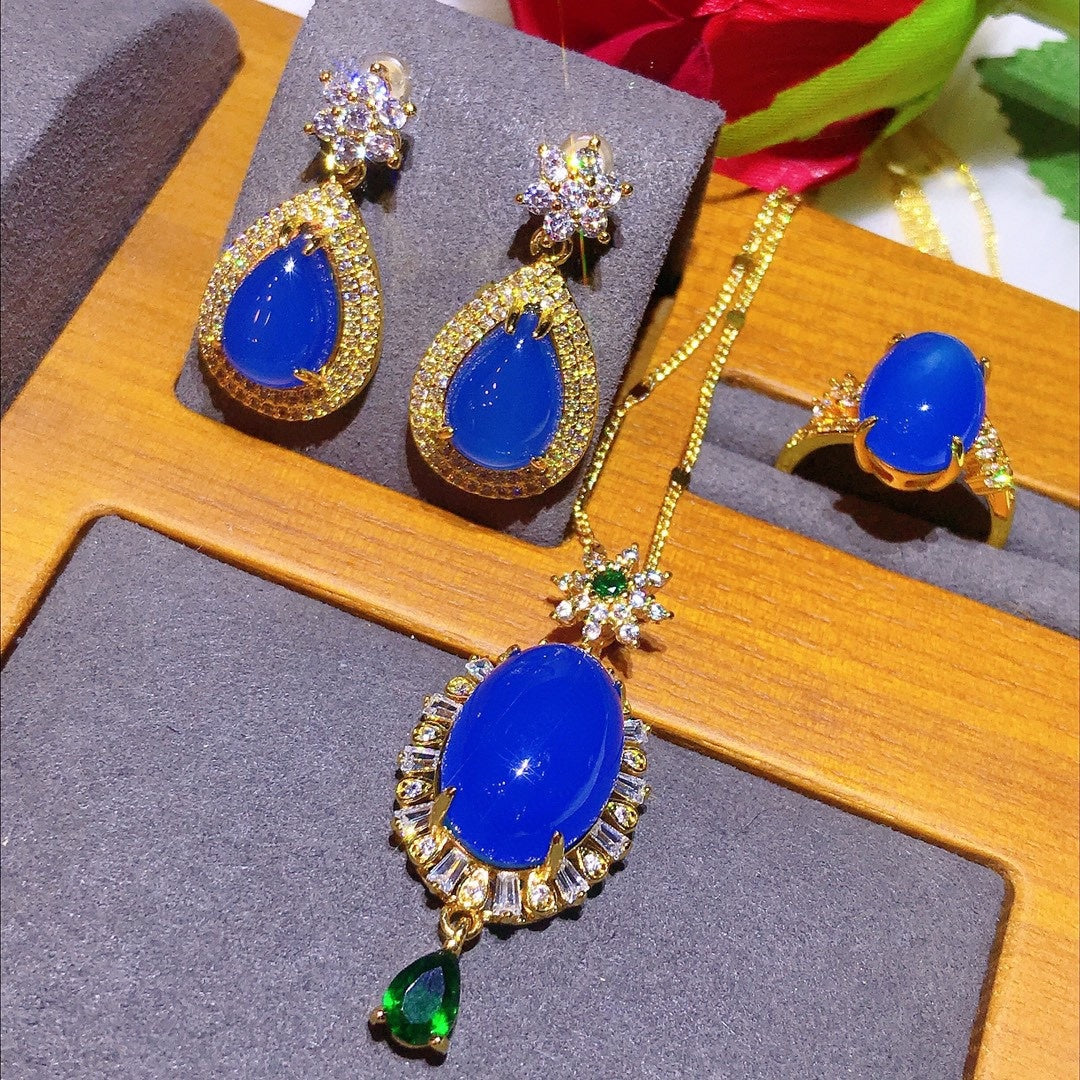 Parure de luxe en calcédoine saphir bleue