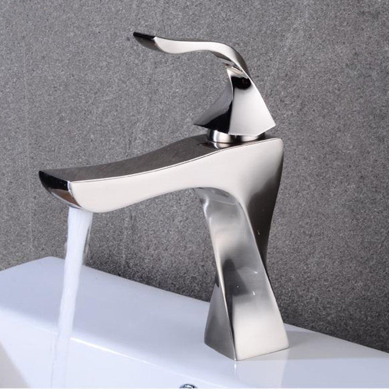 Robinet de lavabo carré doré chaud et froid pour salle de bain