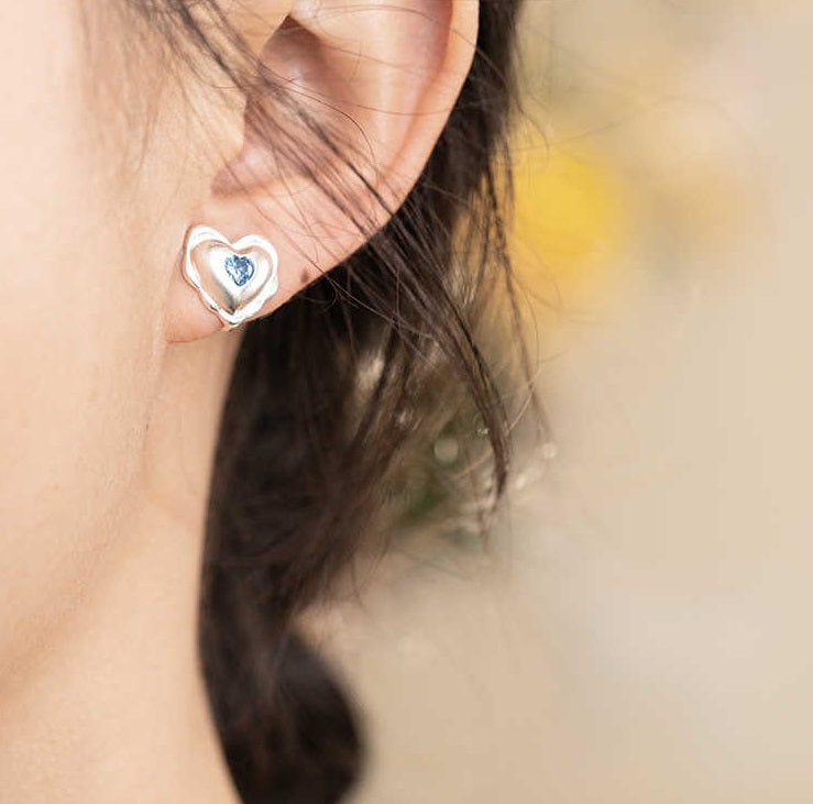 Comfortable And Painless Asymmetric Design Texture Student Clip-on Love Heart Stud Earrings