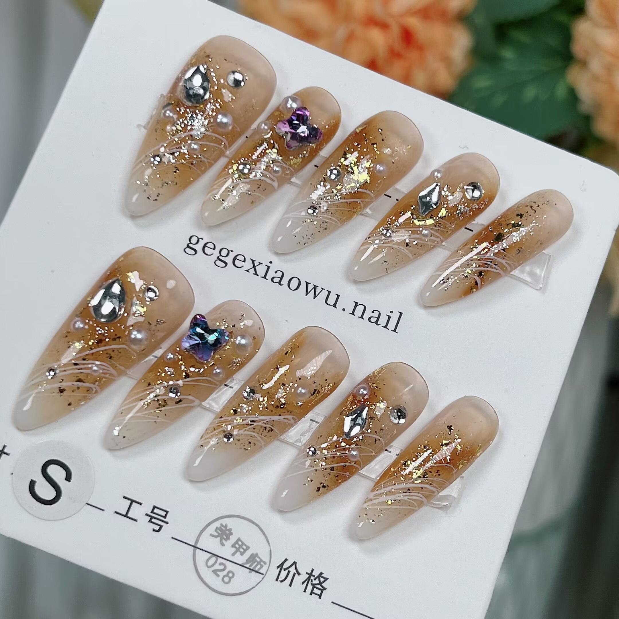 Pegatinas de uñas con diseño de almendras desmontables hechas a mano