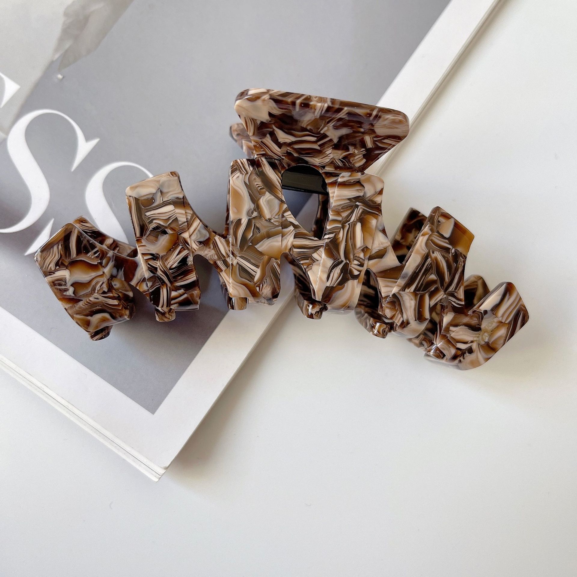 Elegant Acetate Large Back Head Updo Shark Clip