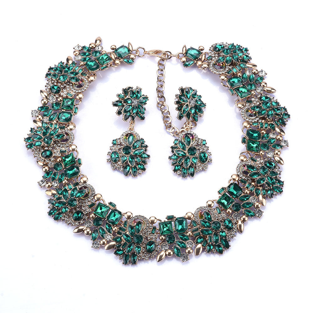 Fashion Retro Light Luxury Women's Necklace And Earrings Set