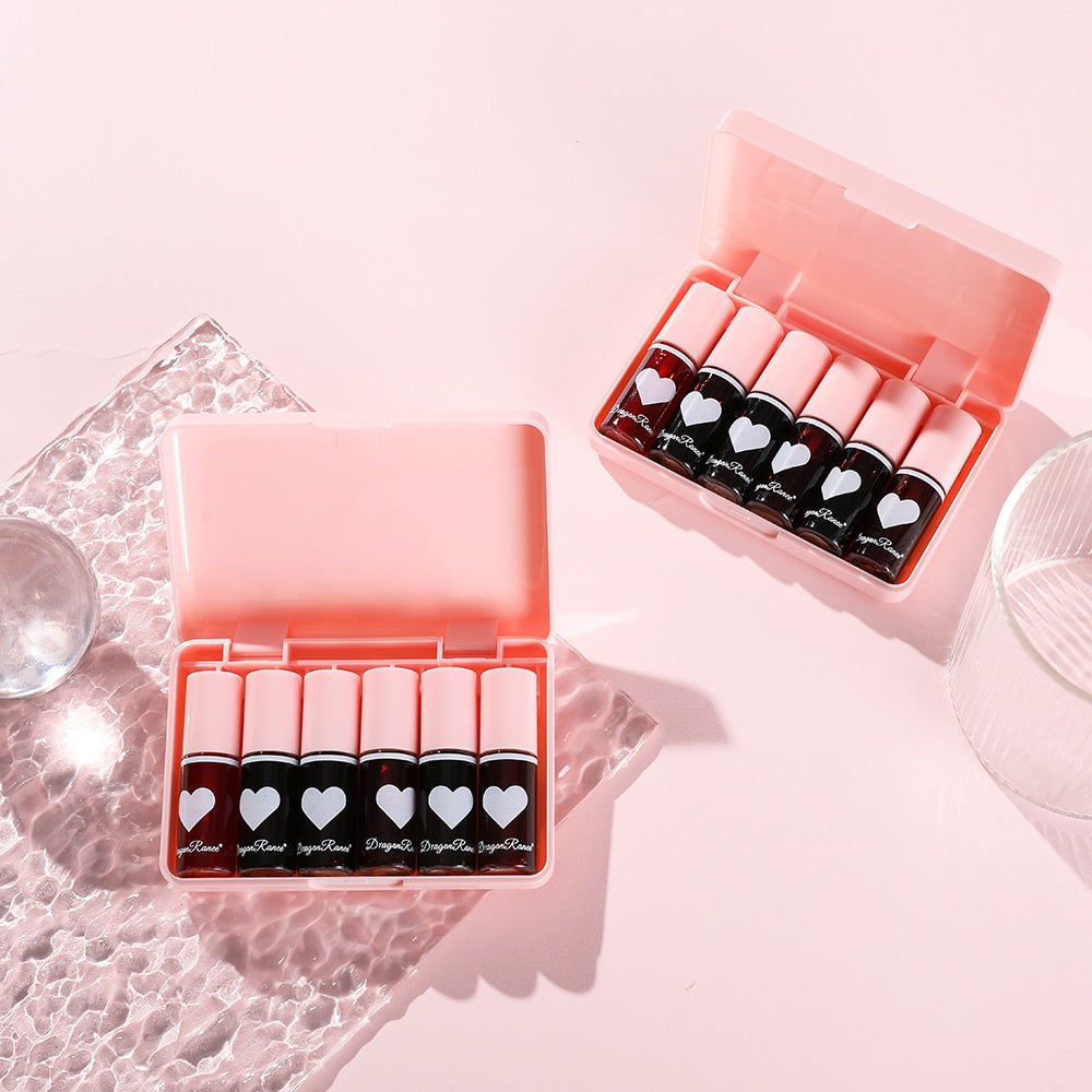 Ensemble de rouges à lèvres et gloss pour maquillage automne et hiver
