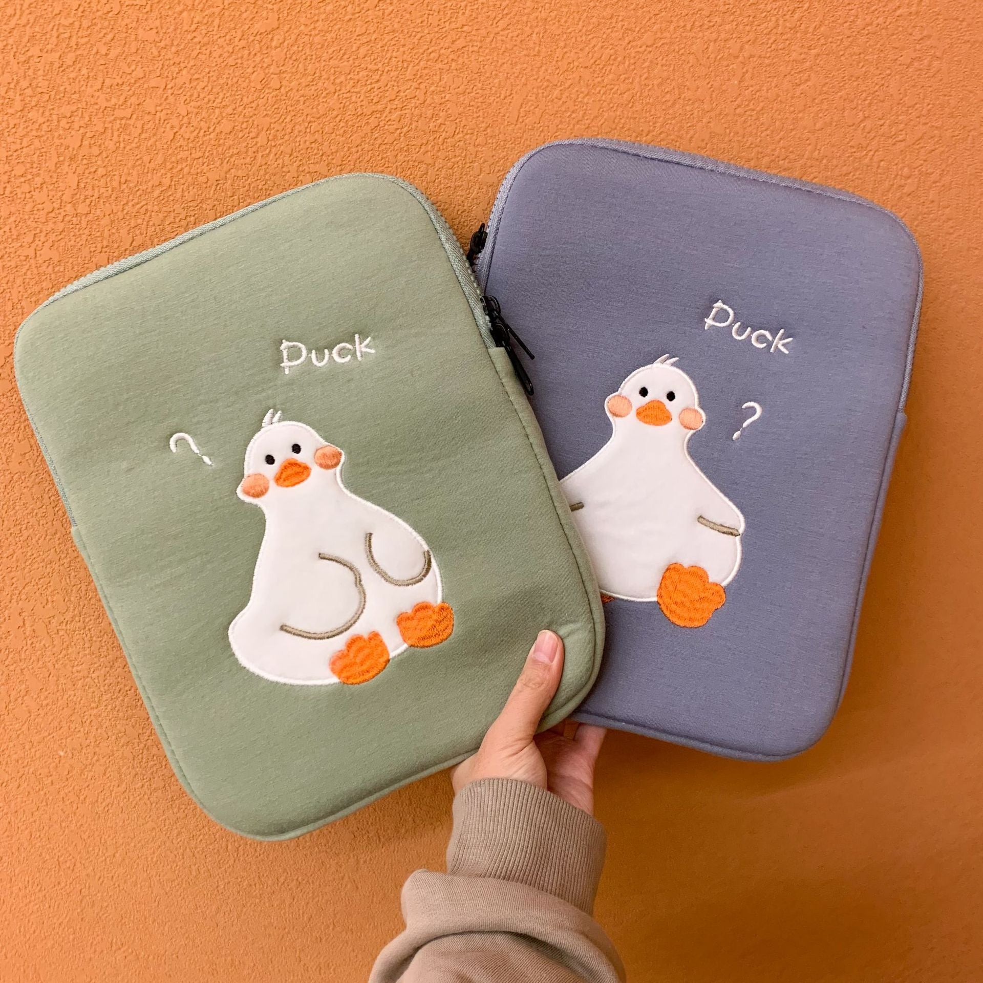 Étui de tablette brodé de canard mignon de dessin animé, motif original et tendance