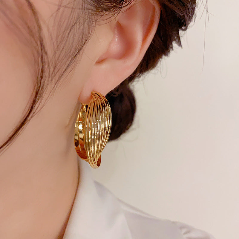 Twisted Metal Eardrop Earring