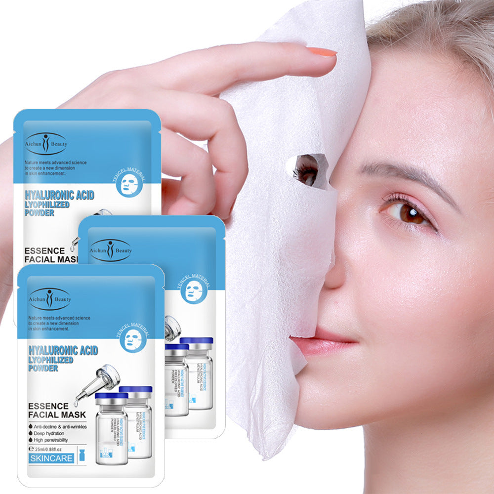 Moisturizing Facial Mask The Skin And Brightens The Face