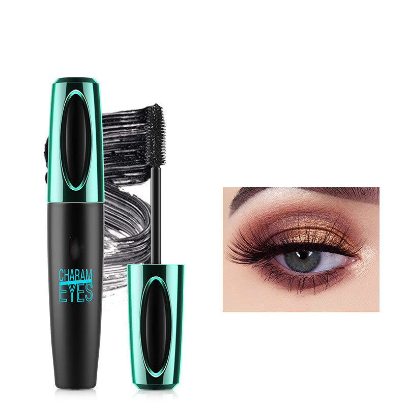 Mascara volume et courbe, anti-bavures et allongeant