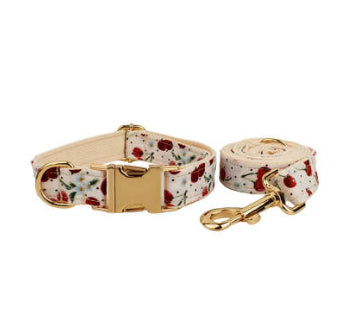 Collier pour animaux imprimé cerises rouges avec laisse, boucle à dégagement rapide dorée et nœud mignon