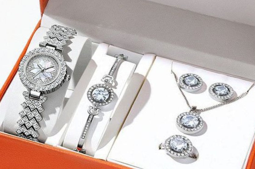 Montre cinq pièces en alliage étanche pour femmes