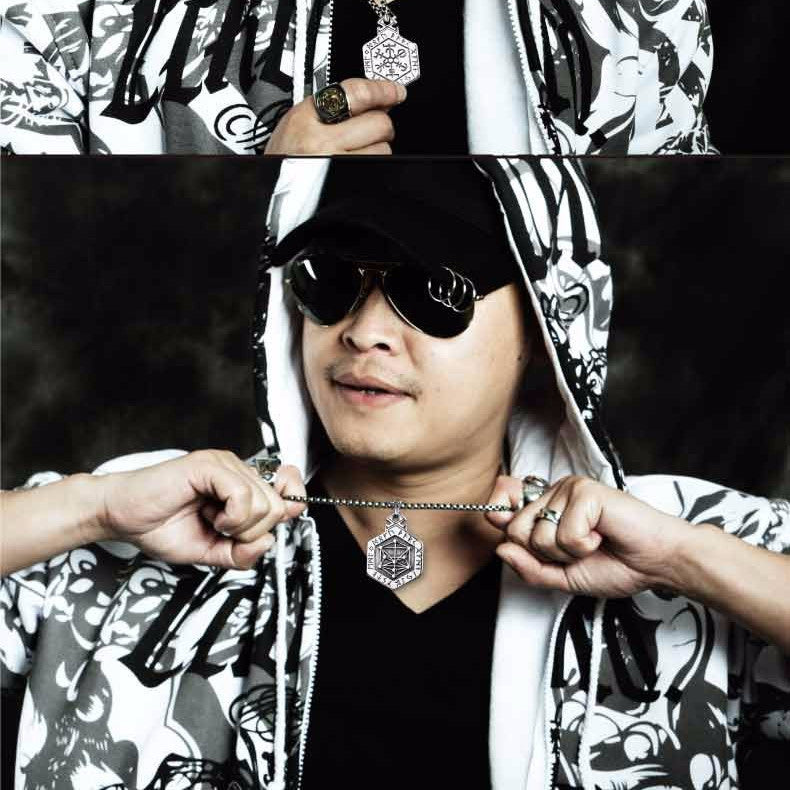 Men's Punk Hip Hop Student Pendant Vintage Sweater Chain