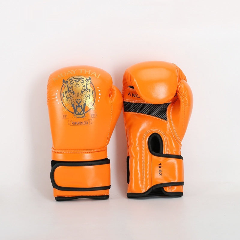 Garçons, entraînement de boxe thaïlandaise avec un sac de frappe et des gants