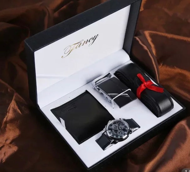 Ensemble montre, portefeuille et ceinture