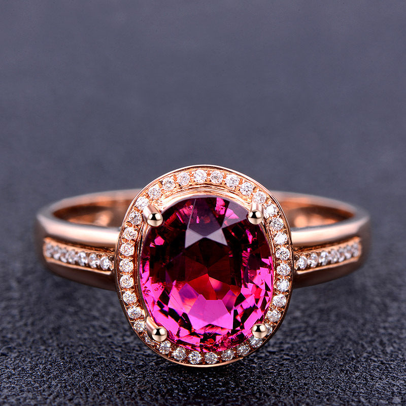 Bagues en or serties de diamants, de rubis et de cristaux rouges
