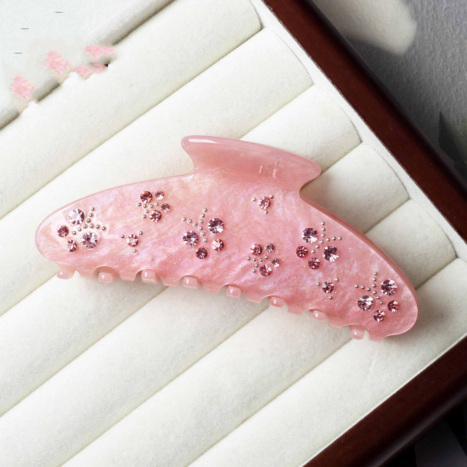 Delicate Bead-set Diamond Shark Clip High-grade Large Size