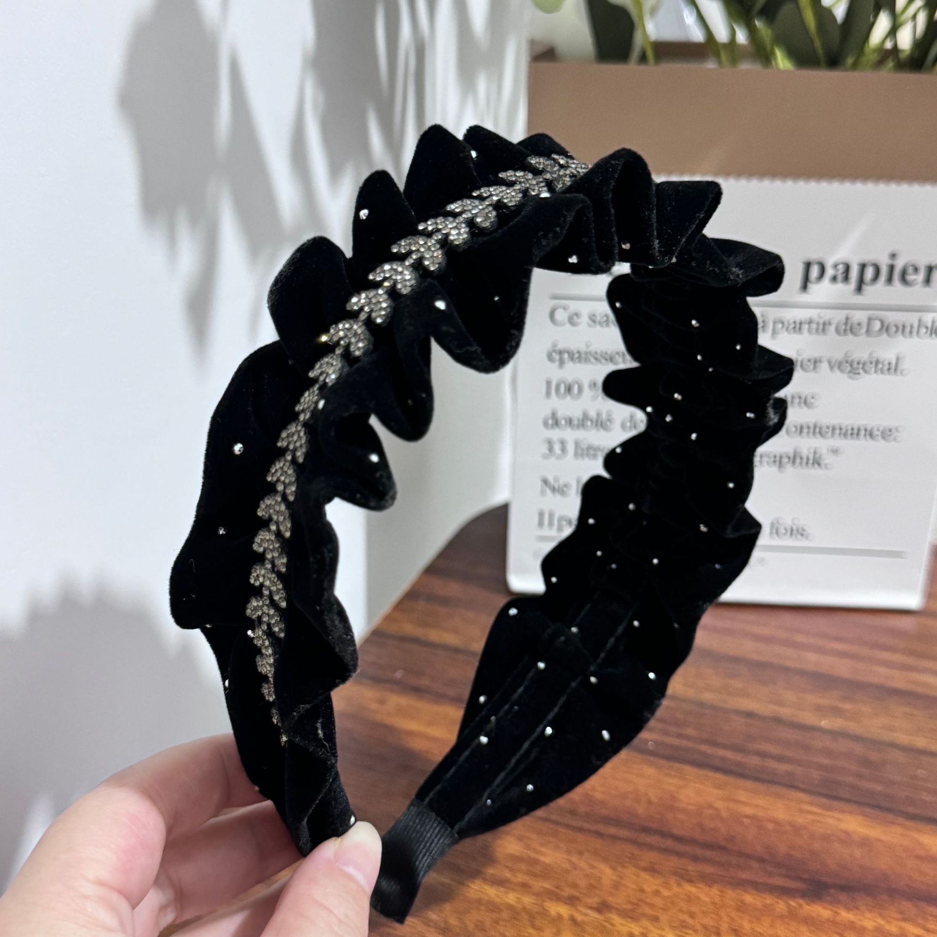 Headband High Skull Top Retro Black Full Diamond Broken Hair