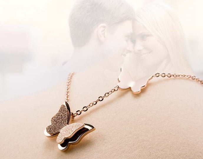 The new chain of Korean jewelry, sweet frosted double small butterfly pendants, elegant rose gold women Necklace
