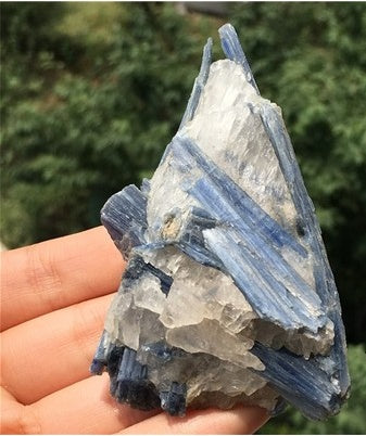 Blue crystal raw stone wool mineral crystal specimen