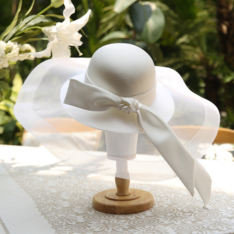 Chapeau de mariée pour photo de mariage en studio