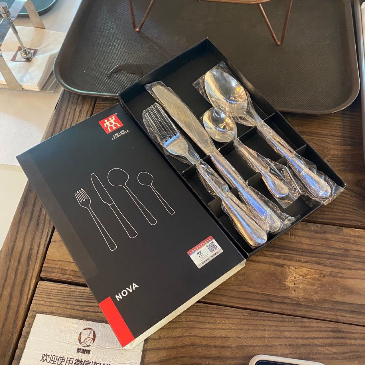 Four Piece Stainless Steel Food-grade Knife And Fork Set For Two People