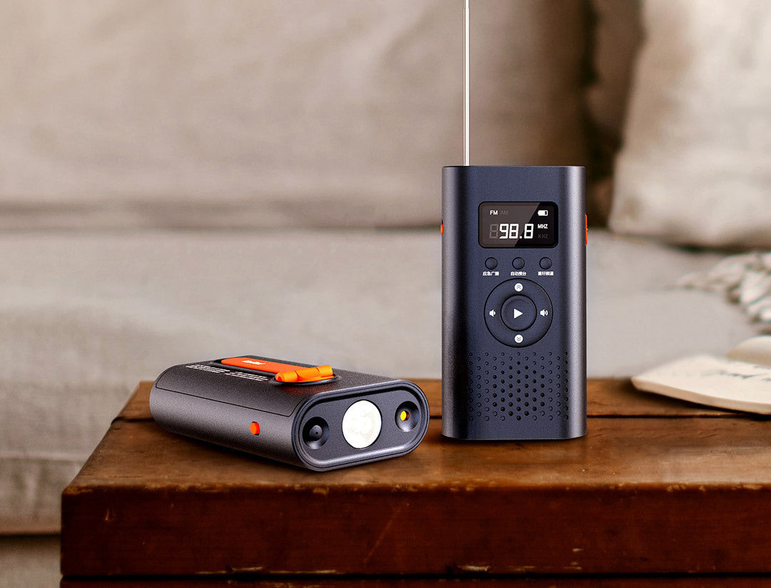Fashion Compact Portable Outdoor Flashlight Radio