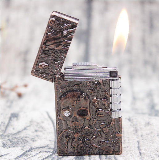 Briquets à gaz Skull Langsheng Créatif en métal en relief Tête de mort Double diamant Molette de broyage Flamme Briquet