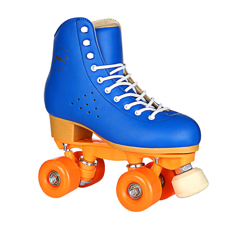 Patins à roulettes noirs à quatre roues avec frein réglable et roues en PU