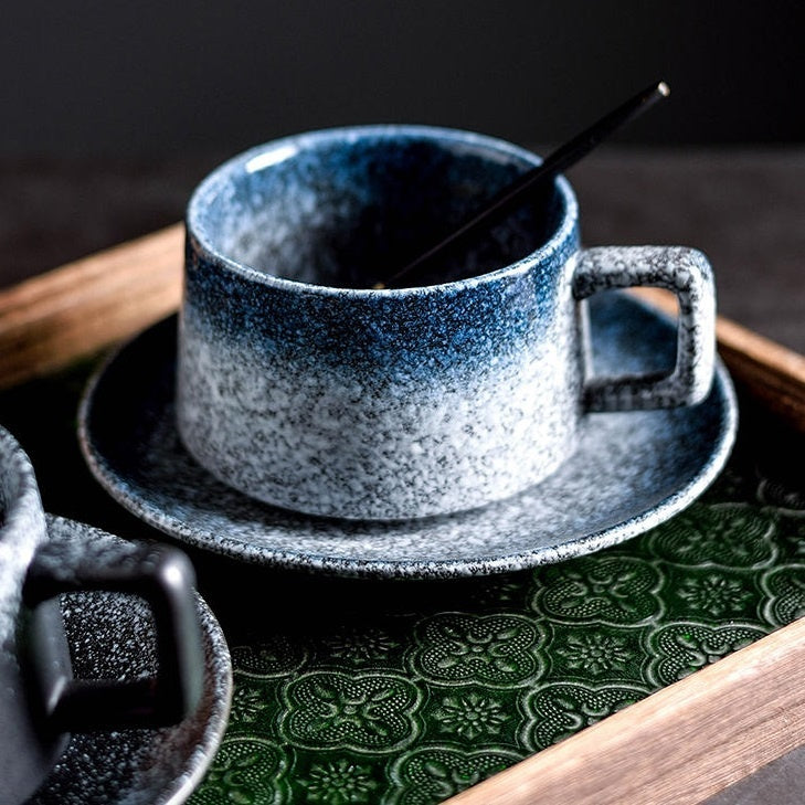 Ensemble Tasse et soucoupe en céramique pour le thé de l'après-midi