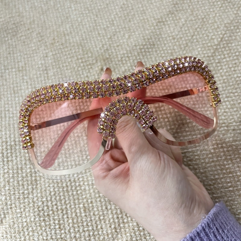 Nouvelles lunettes de soleil tendance pour femmes avec diamants