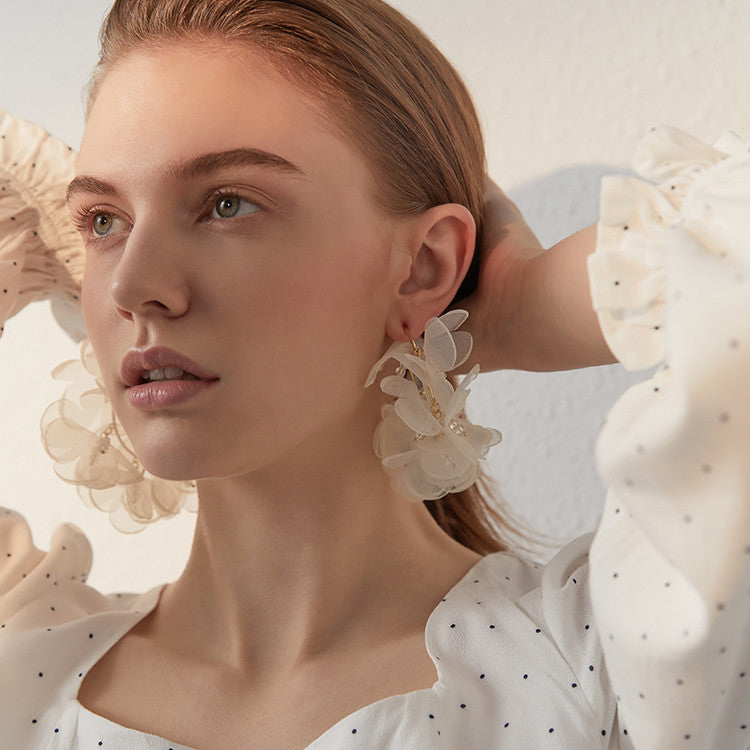 Boucles d'oreilles femme exagérées en maille florale cercle tempérament