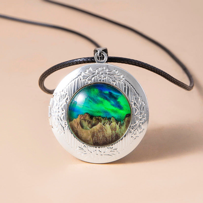 Collier Pendentif Médaillon Montagne Aurore Nébuleuse Collier Cadre Photo en Verre Vintage