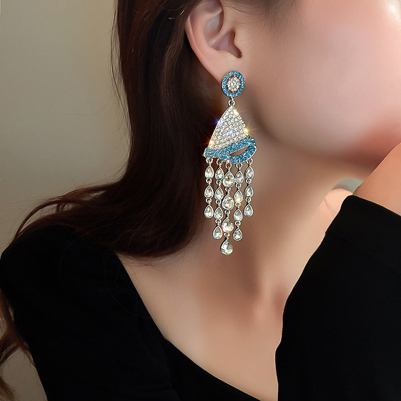 Fashion Exaggerated Design Earrings Temperament Long Style