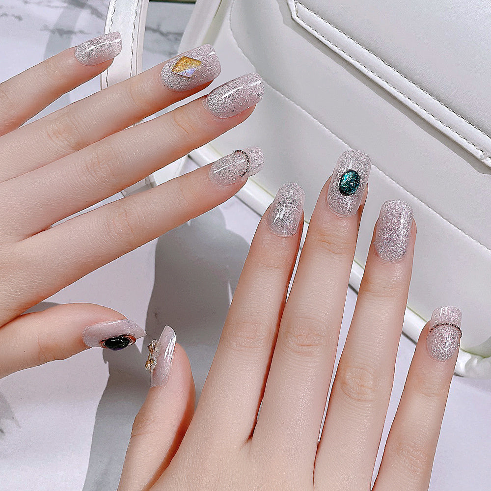 Faux Ongles à Coller Motif Mains