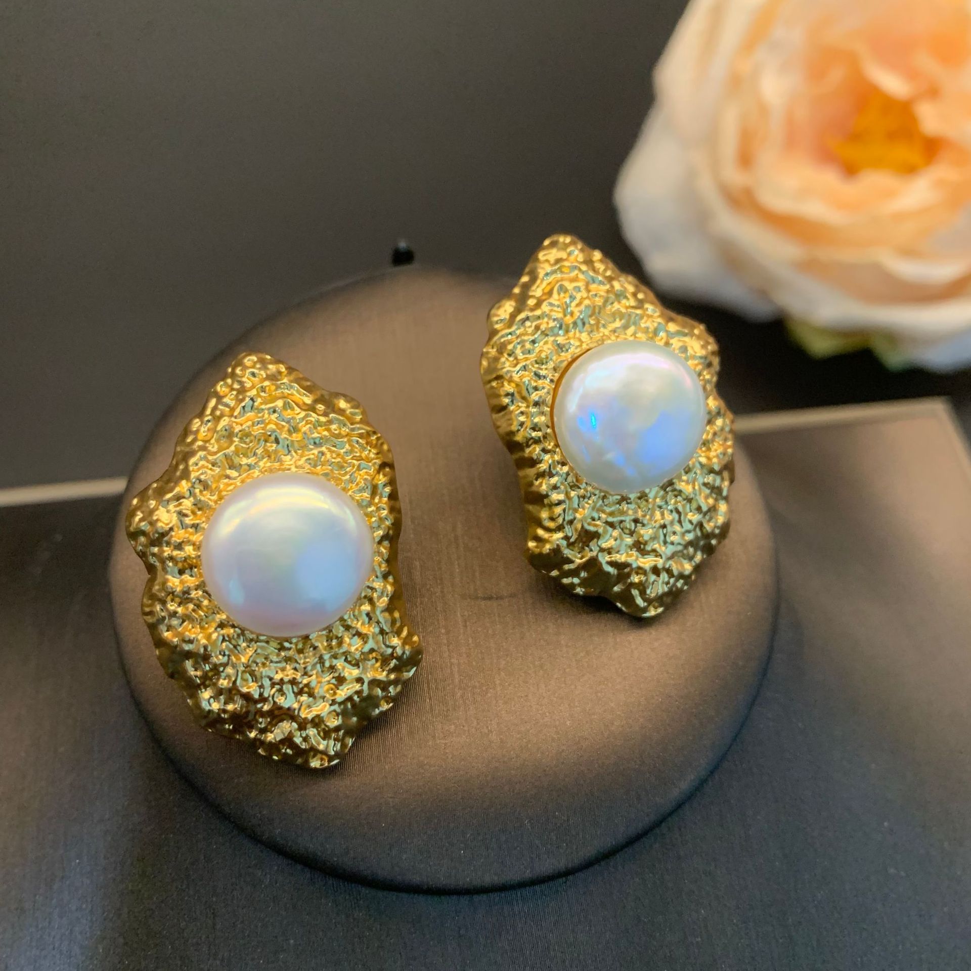 Boucles d'oreilles incrustées irrégulières fantaisie personnalisées