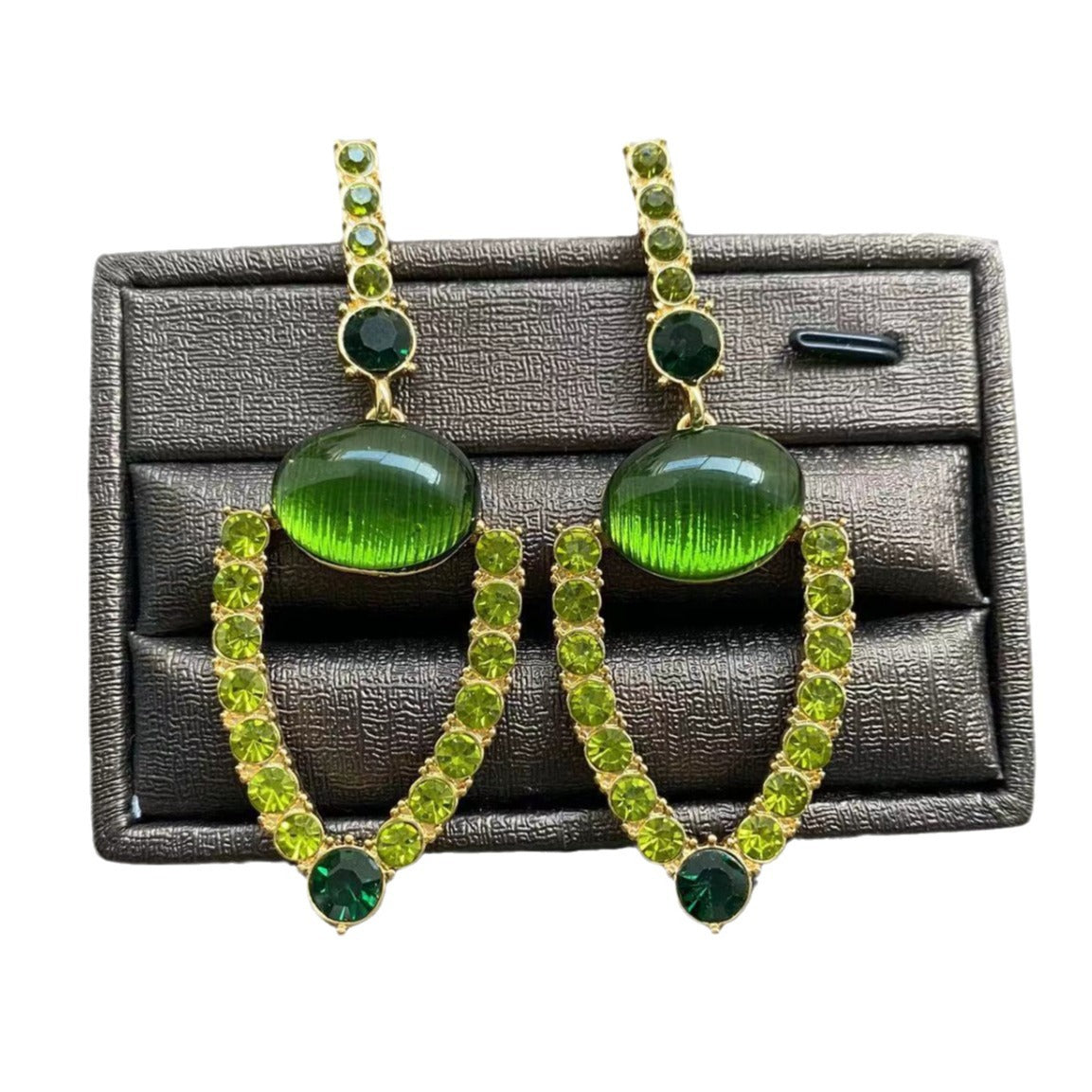 Boucles d'oreilles clous vintage creuses vertes avec diamants exagérés