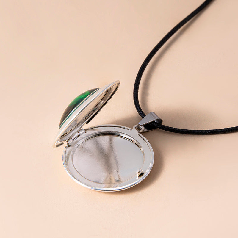 Collier Pendentif Médaillon Montagne Aurore Nébuleuse Collier Cadre Photo en Verre Vintage