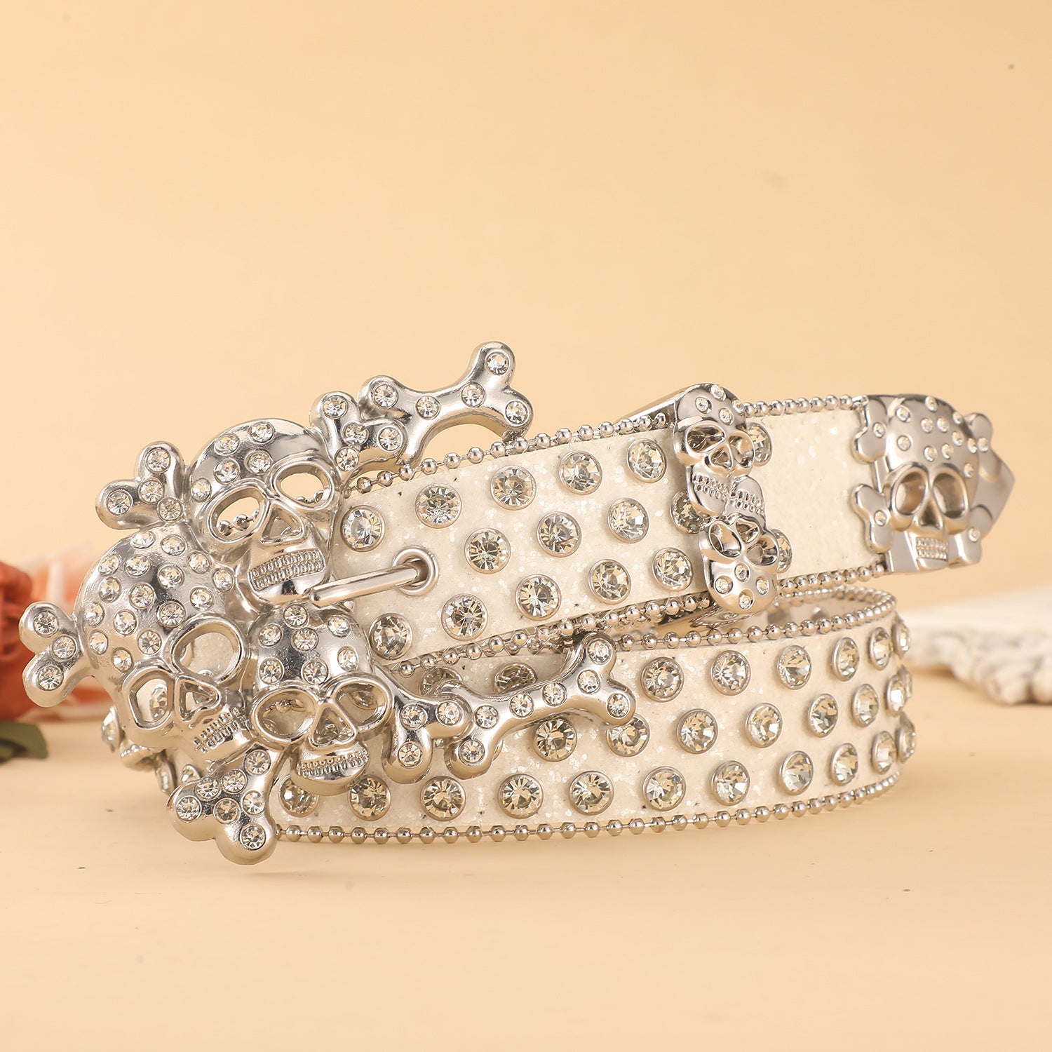 Ceinture tête de mort en strass incrustée de diamants