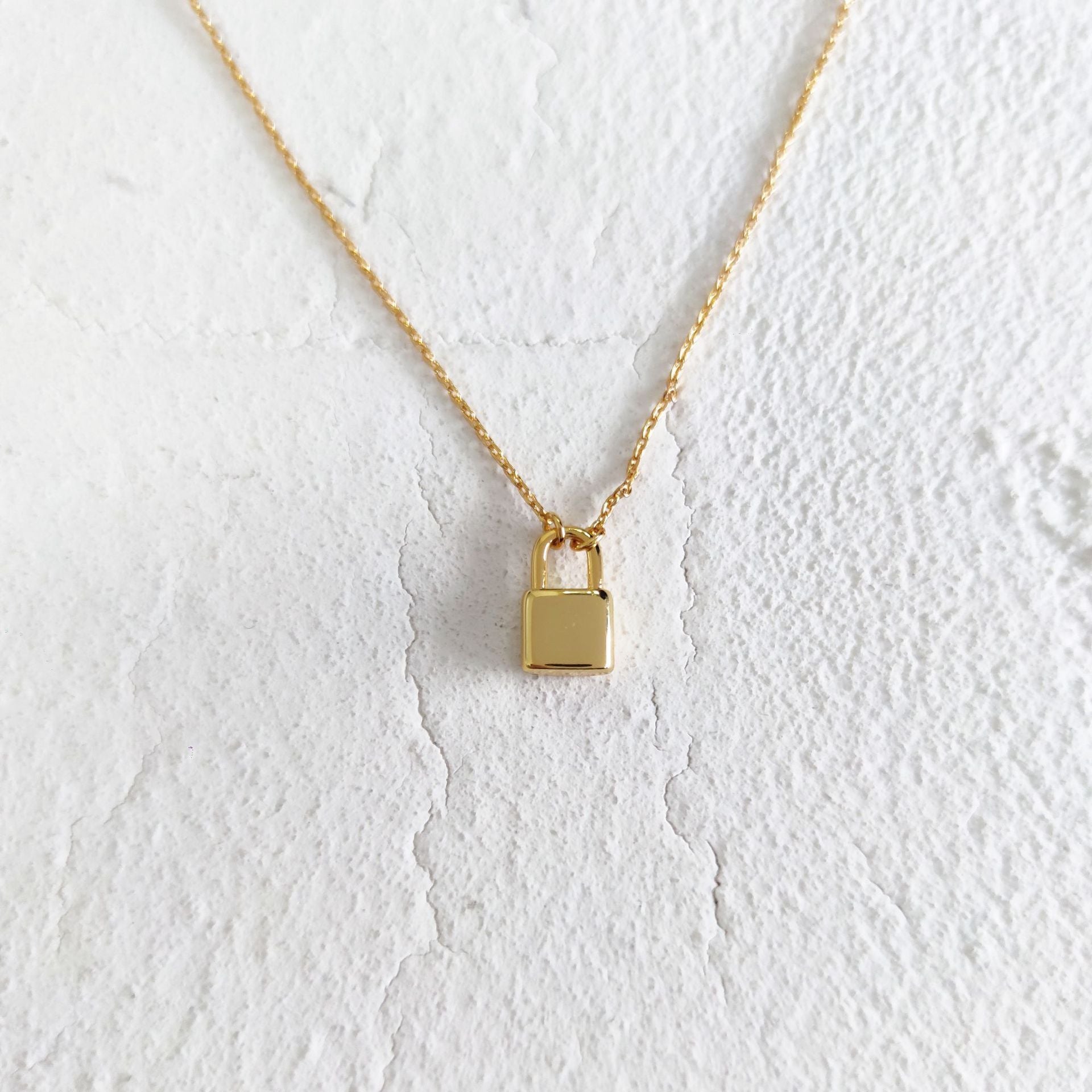 Key Necklace Female Clavicle Chain Ins Cold Wind Simple Small Lock Necklace