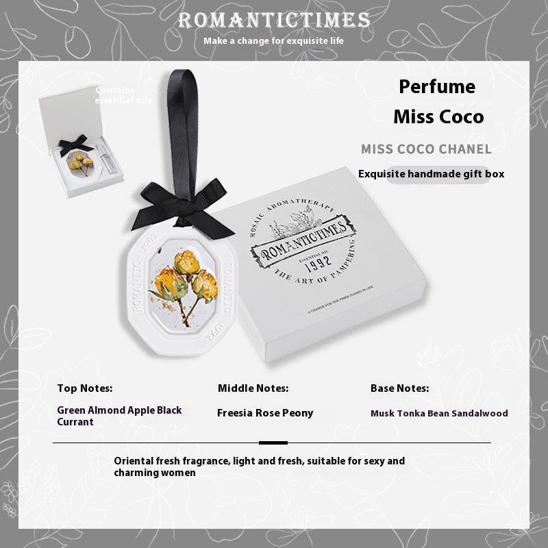 Fashion Personalized Car Aromatherapy Sheet Pendant