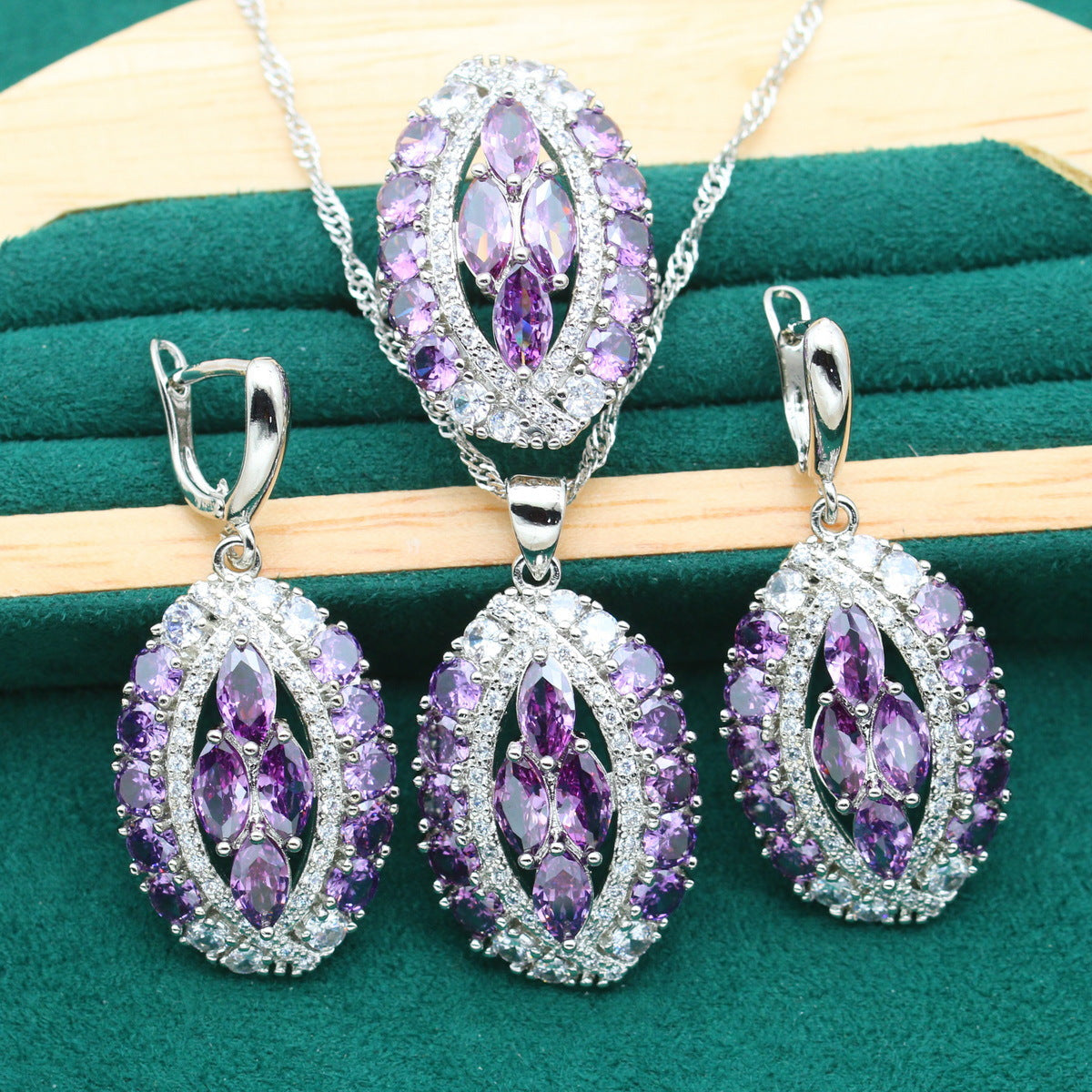 European And American Fashion Ring Ornament Suit