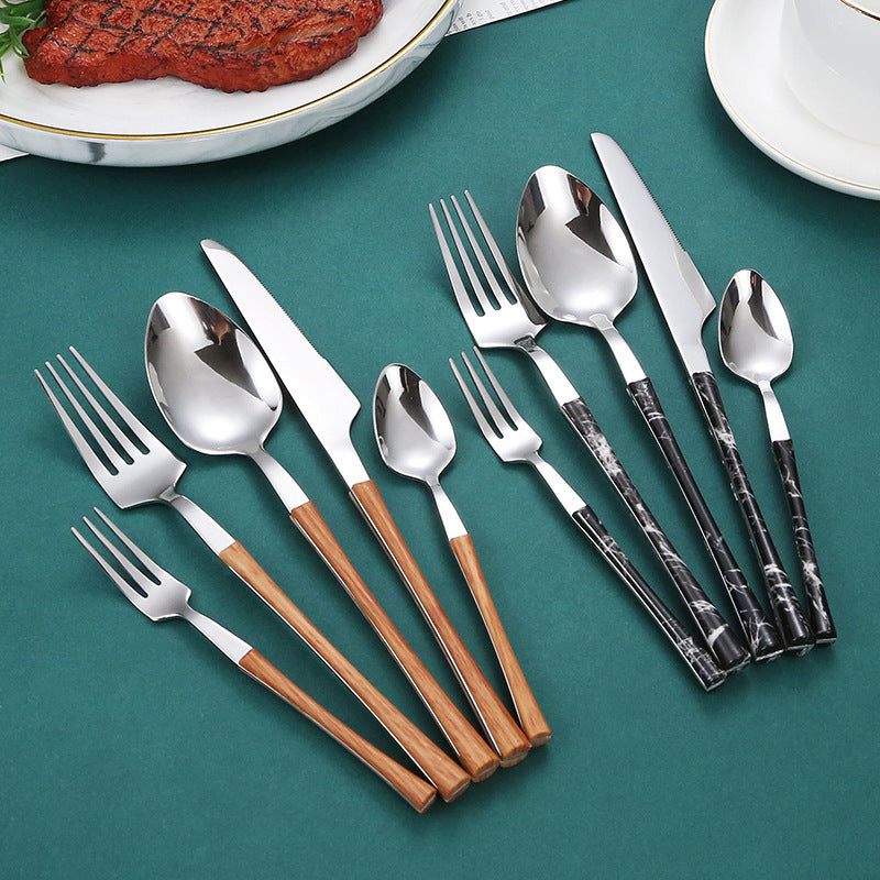 Couteau à steak, fourchette et cuillère à dessert en acier inoxydable